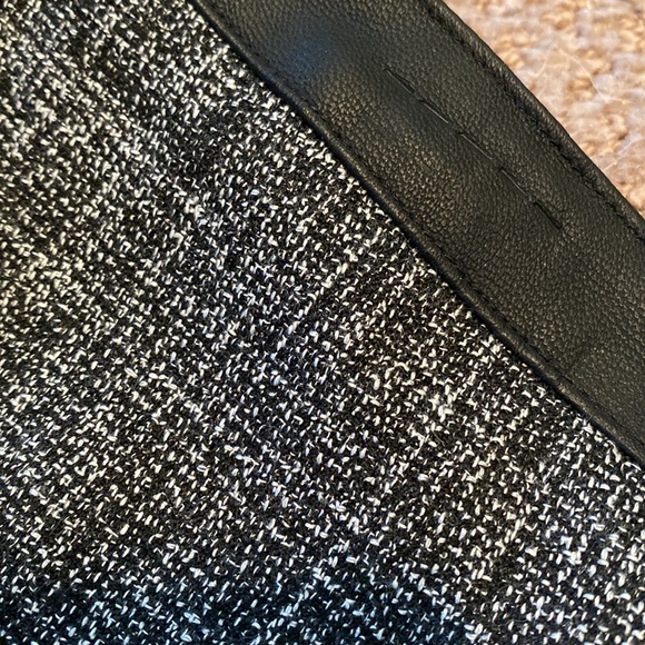 Ann Taylor Skirt size 12 - Picture 4 of 4